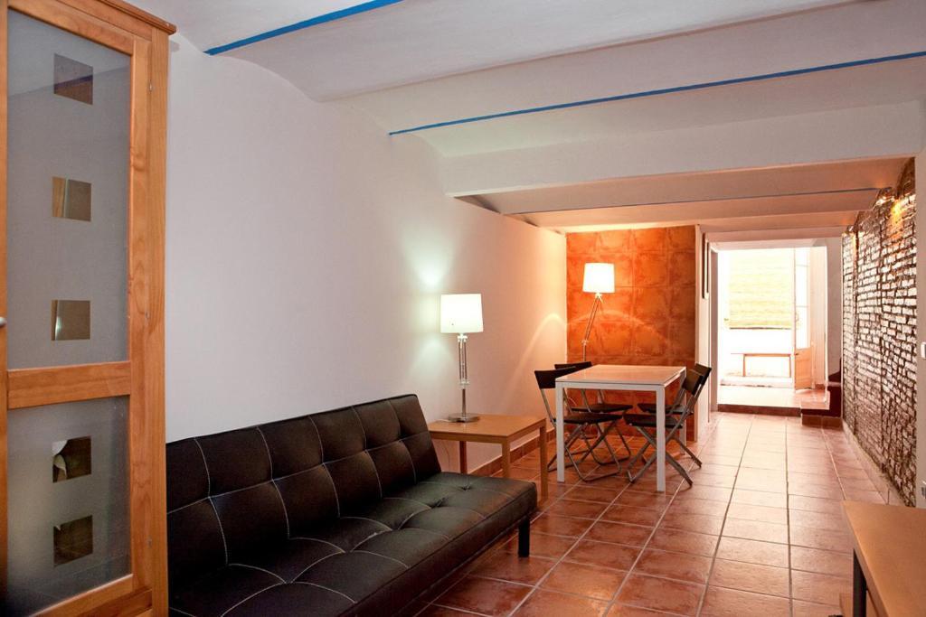 ホテル オスタル コルキダ バルセロナ 部屋 写真